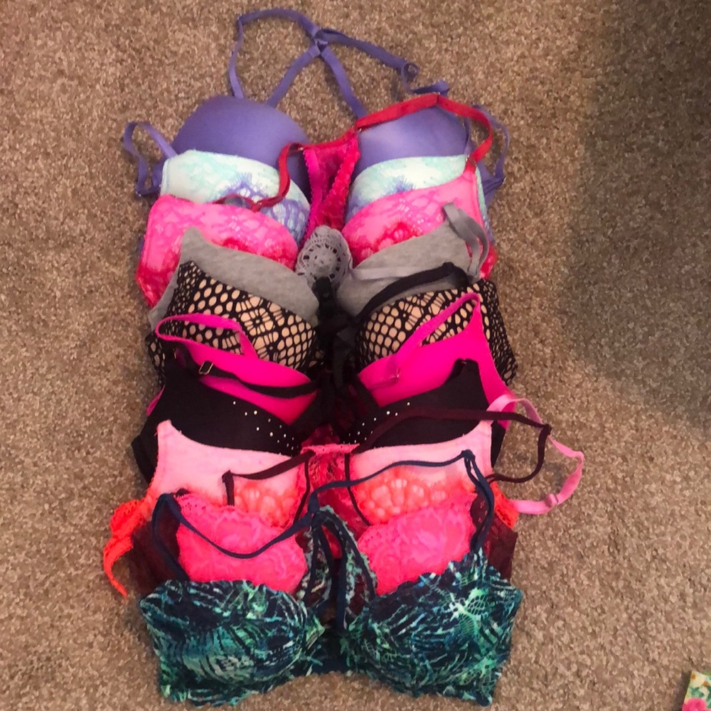 Victoria's secret/PINK bras (fits like 32C) lot of 11